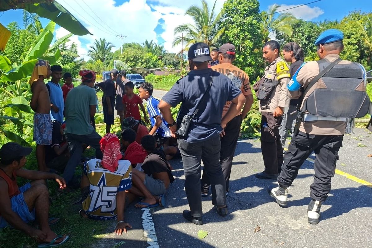 Warga Seriholo Maluku